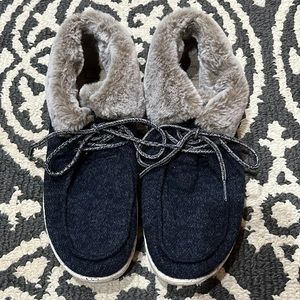 Womens Hey Dudes with fir trim.